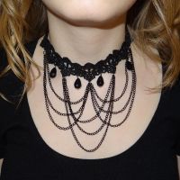 Schwarzes Gothic Collier Perlen Halsband mit Spitze Schwarzes Gothic Collier Perlen Halsband mit Spitze